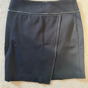 White House black market Elegant Black Women's Skirt size 2